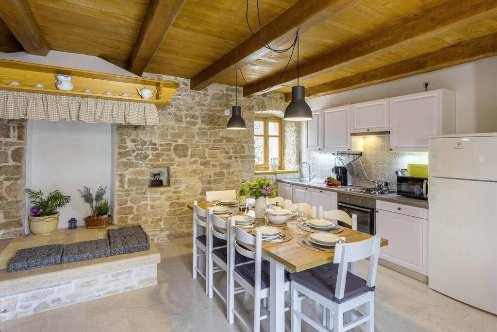 Burići House Kristina ****ヴィラ エクステリア 写真